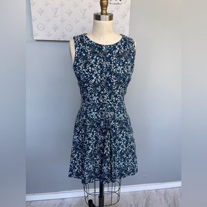 Gap - flower dress petite size 2